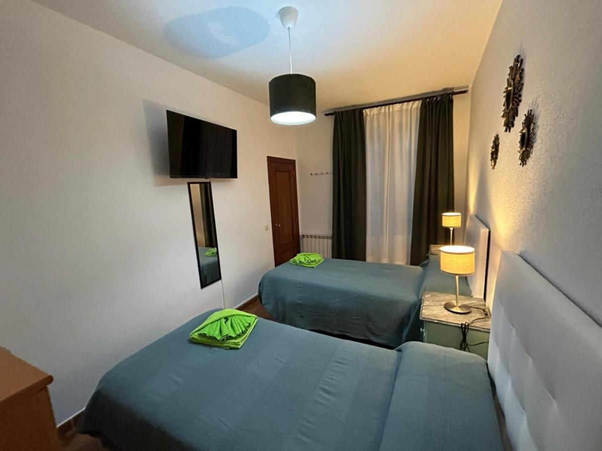 Habitaciones Figueroa Madrid Buitenkant foto