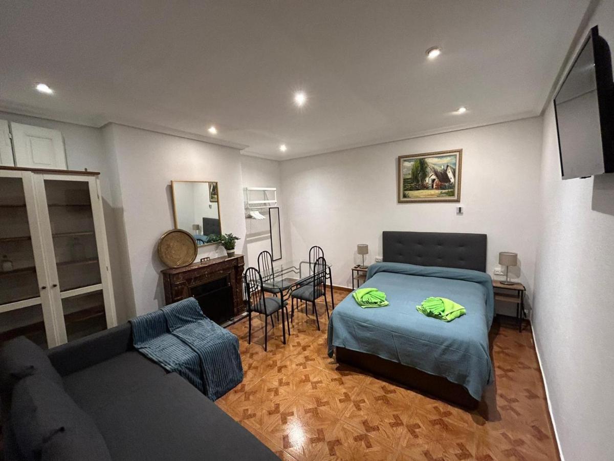 Habitaciones Figueroa Madrid Buitenkant foto