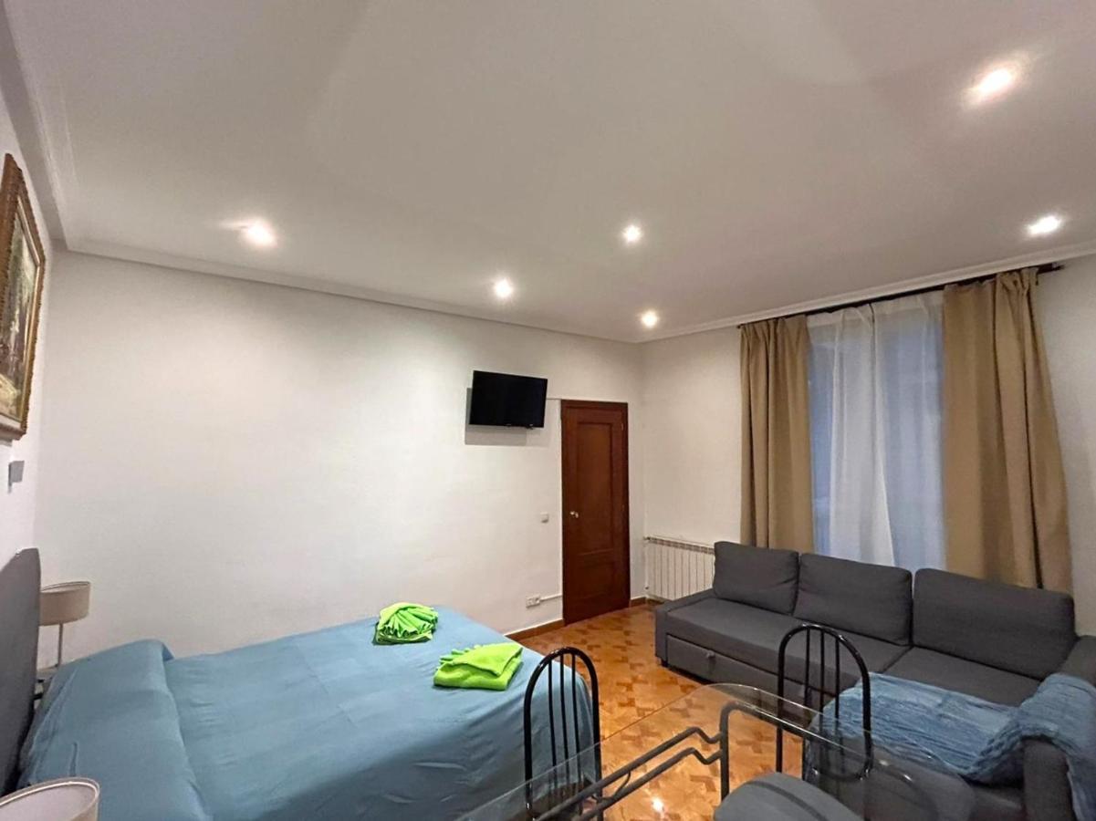Habitaciones Figueroa Madrid Buitenkant foto