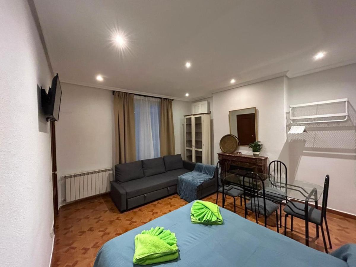 Habitaciones Figueroa Madrid Buitenkant foto